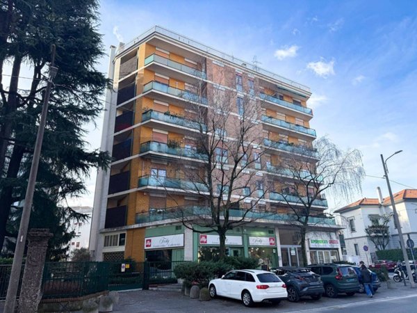 appartamento in vendita a Monza in zona Centro Storico