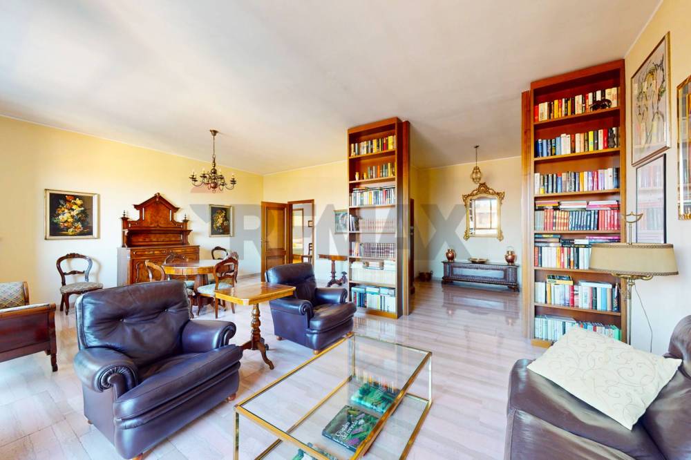 appartamento in vendita a Monza in zona Centro Storico