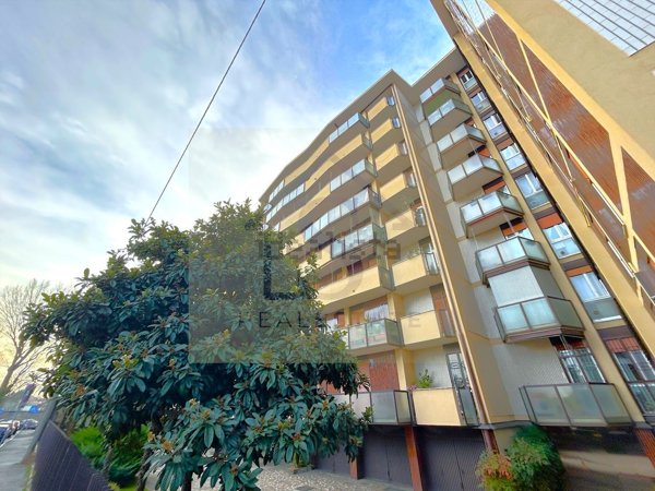 appartamento in vendita a Monza in zona Centro Storico