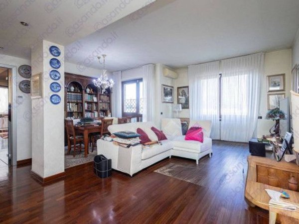 appartamento in vendita a Monza in zona Centro Storico