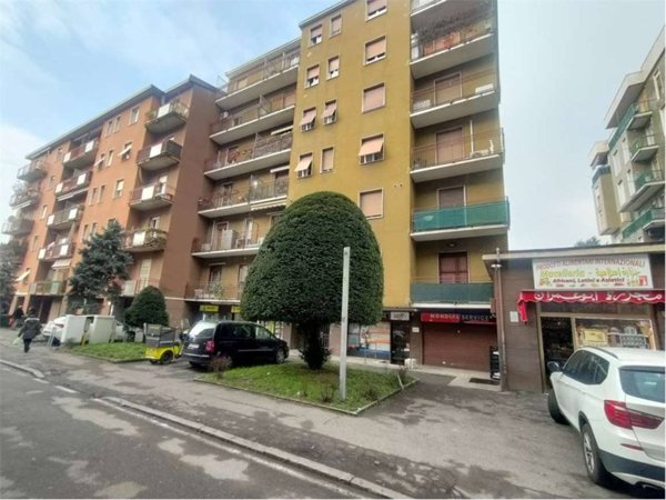 negozio in vendita a Monza