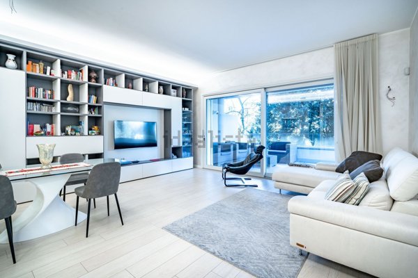 appartamento in vendita a Monza in zona Centro Storico