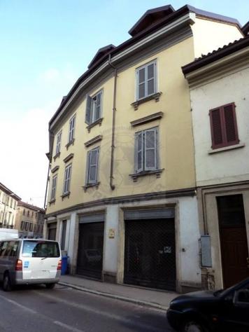negozio in vendita a Monza in zona Centro Storico