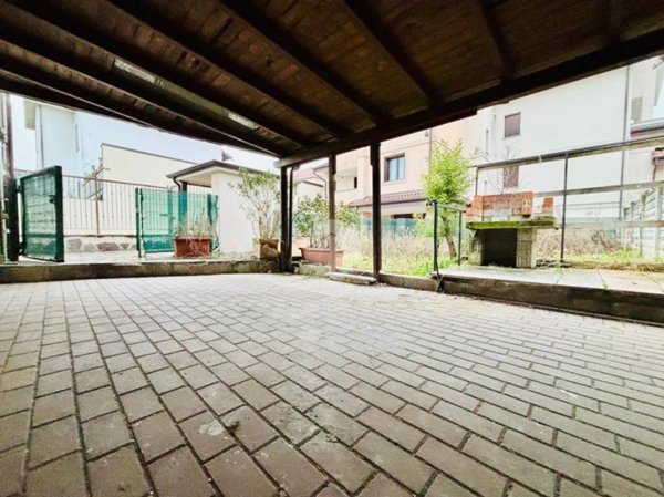 casa indipendente in vendita a Monza in zona Ospedale San Gerardo