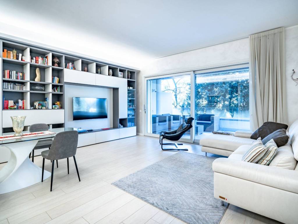 appartamento in vendita a Monza in zona Centro Storico