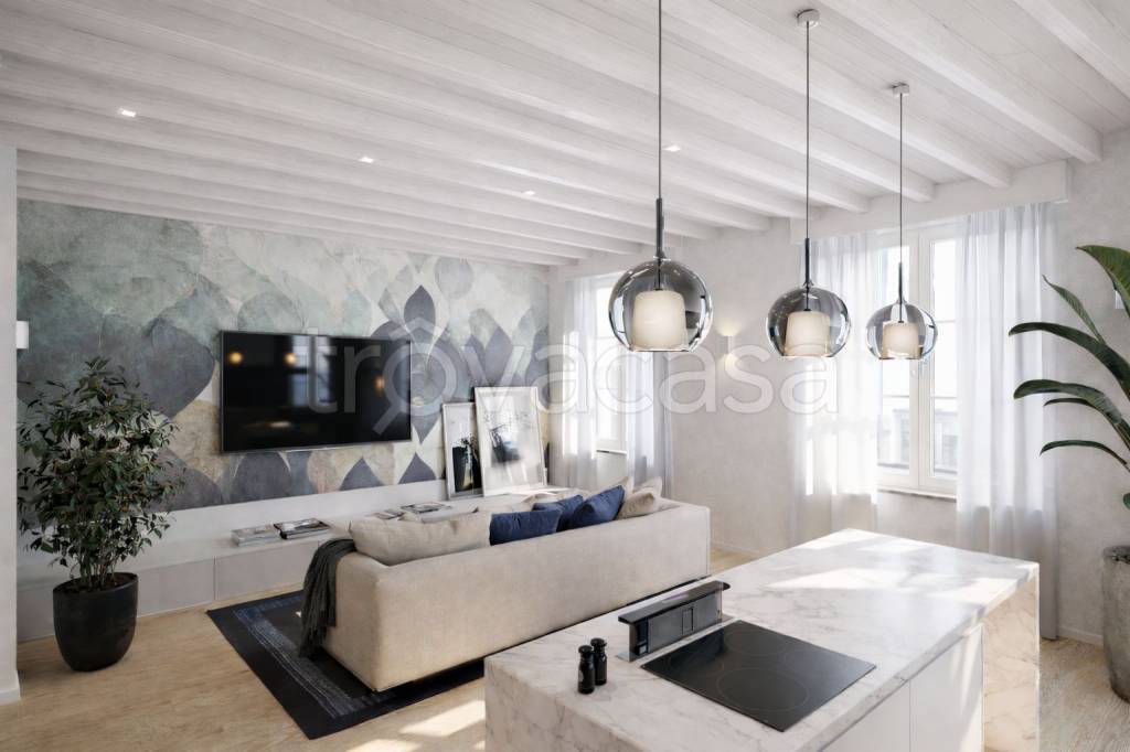 appartamento in vendita a Monza in zona Centro Storico