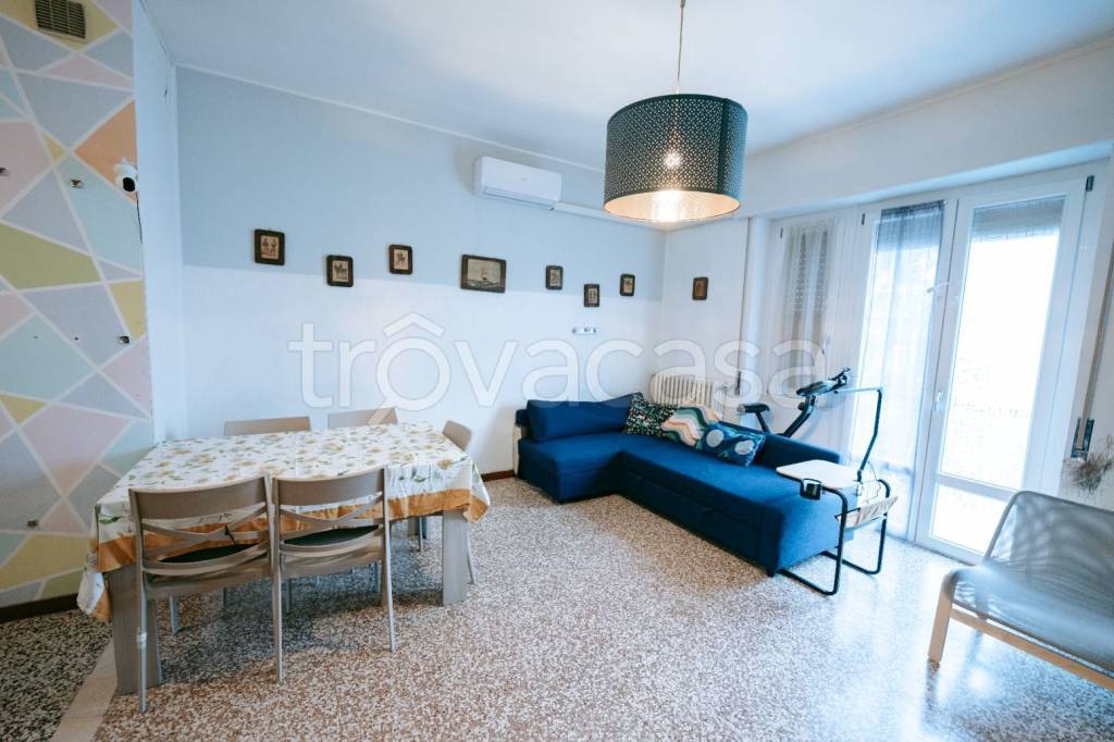 appartamento in vendita a Monza in zona Centro Storico