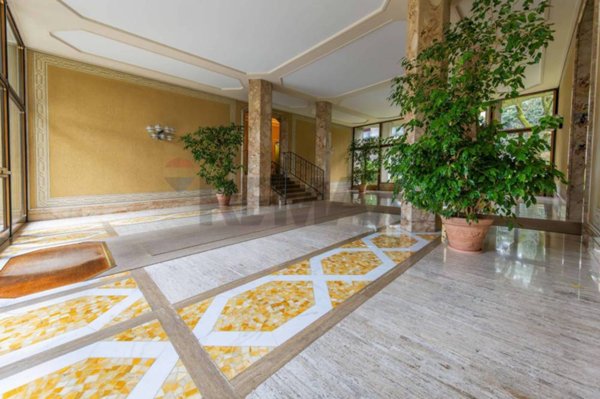 ufficio in vendita a Monza in zona Centro Storico