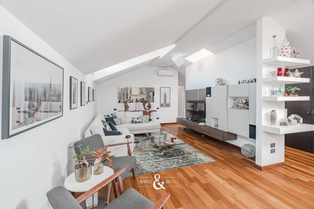 appartamento in vendita a Monza in zona Centro Storico