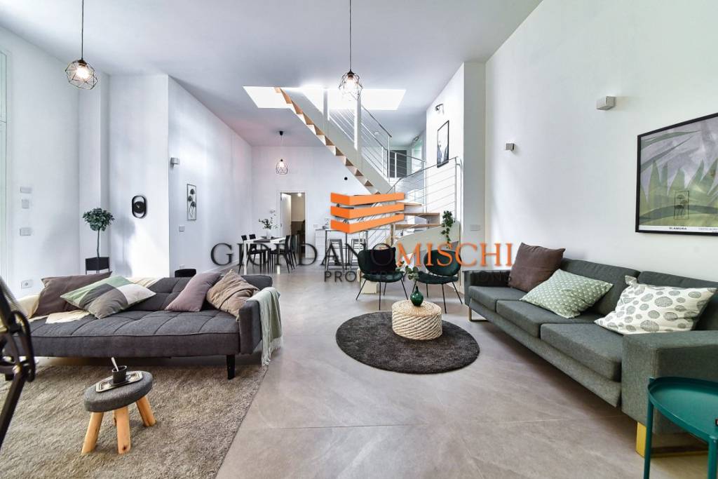 appartamento in vendita a Monza in zona Centro Storico