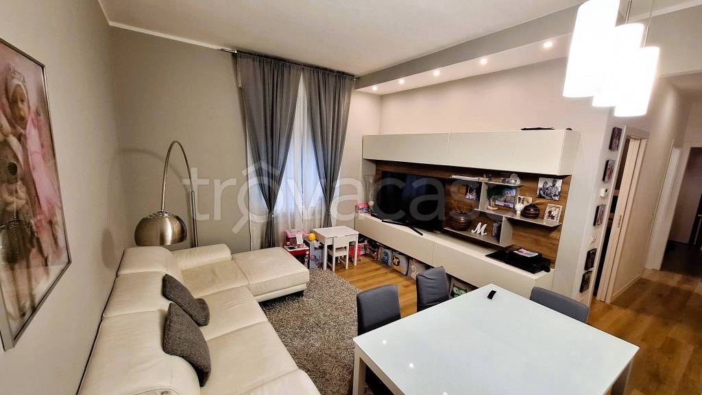 appartamento in vendita a Monza in zona Centro Storico