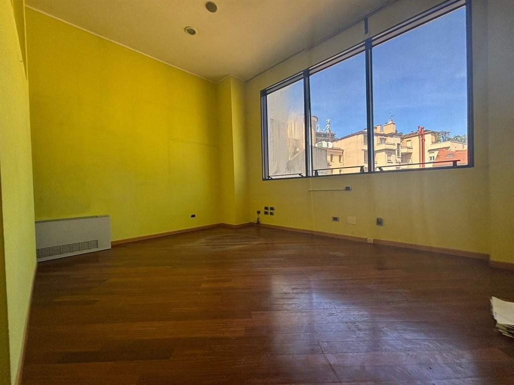 appartamento in vendita a Monza in zona Centro Storico