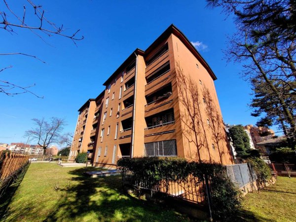 appartamento in vendita a Monza in zona Centro Storico