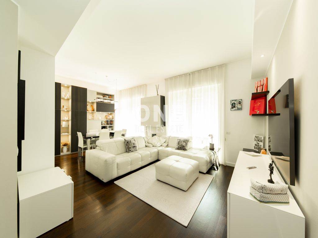 appartamento in vendita a Monza in zona Centro Storico