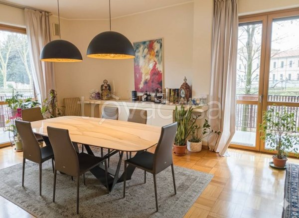 appartamento in vendita a Monza in zona Centro Storico