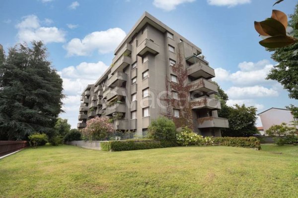 appartamento in vendita a Monza in zona Centro Storico