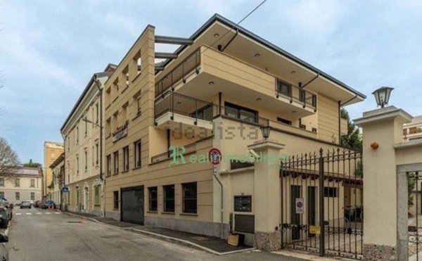 appartamento in vendita a Monza in zona Centro Storico