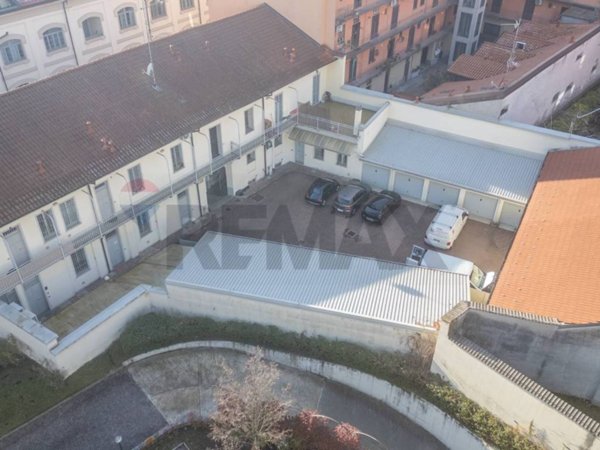 intera palazzina in vendita a Monza in zona Centro Storico