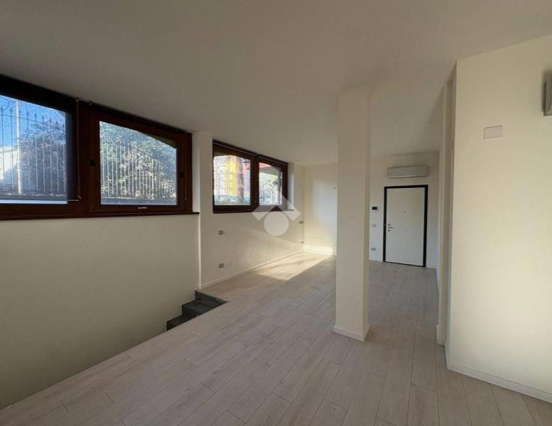 ufficio in vendita a Monza in zona Ospedale San Gerardo