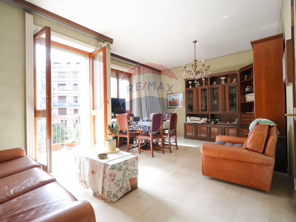 appartamento in vendita a Monza in zona Centro Storico