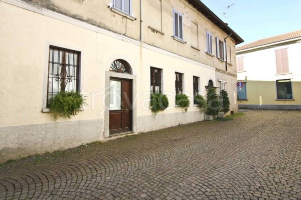 negozio in vendita a Monza in zona Centro Storico