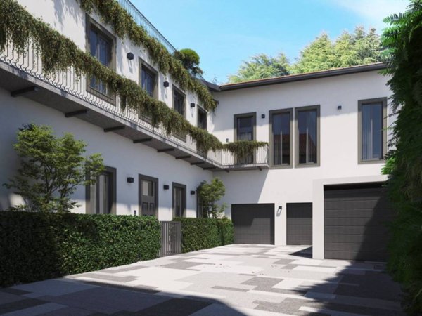 appartamento in vendita a Monza in zona Centro Storico