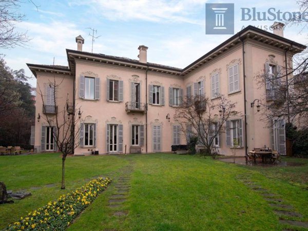 casa indipendente in vendita a Monza