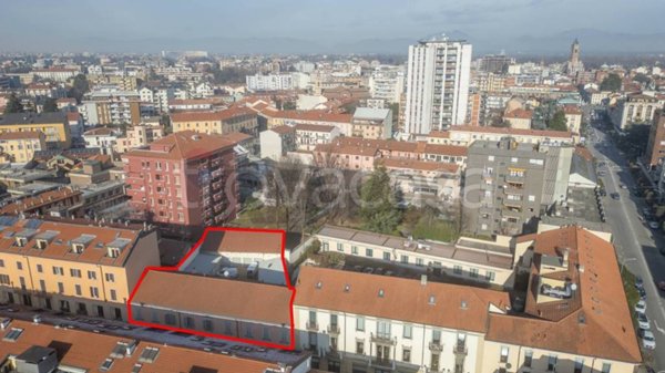 negozio in vendita a Monza in zona Centro Storico