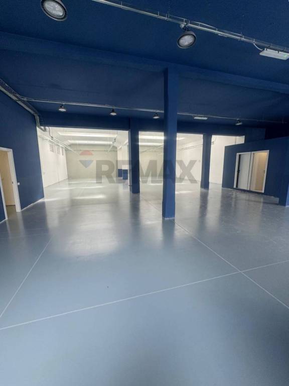 negozio in vendita a Monza