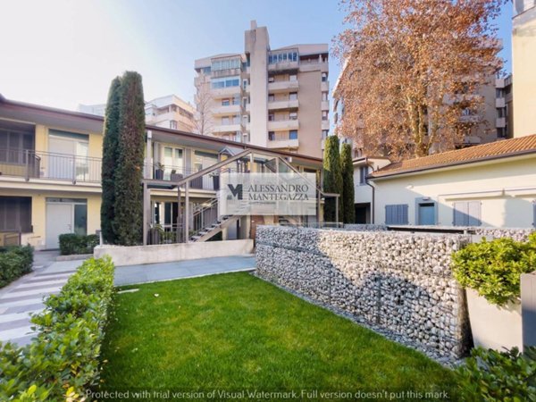 appartamento in vendita a Monza in zona Centro Storico