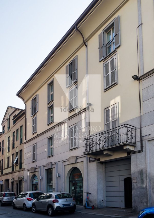 appartamento in vendita a Monza in zona Centro Storico