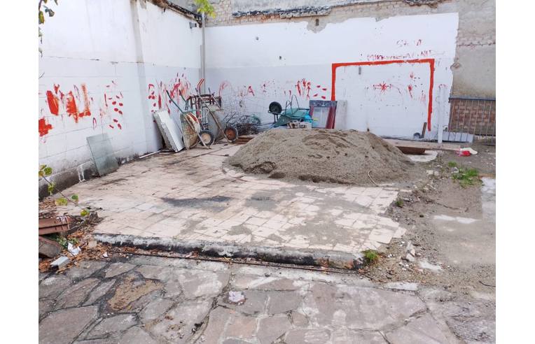 casa indipendente in vendita a Monza in zona Centro Storico