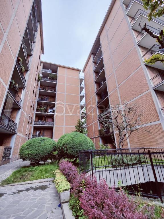 appartamento in vendita a Monza in zona Centro Storico