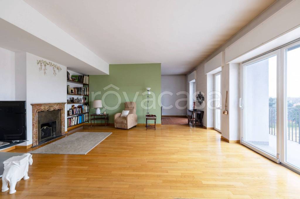 appartamento in vendita a Monza in zona Centro Storico