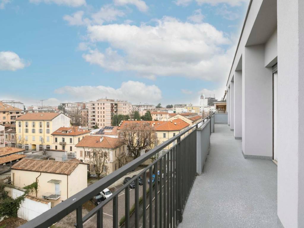 appartamento in vendita a Monza in zona Centro Storico