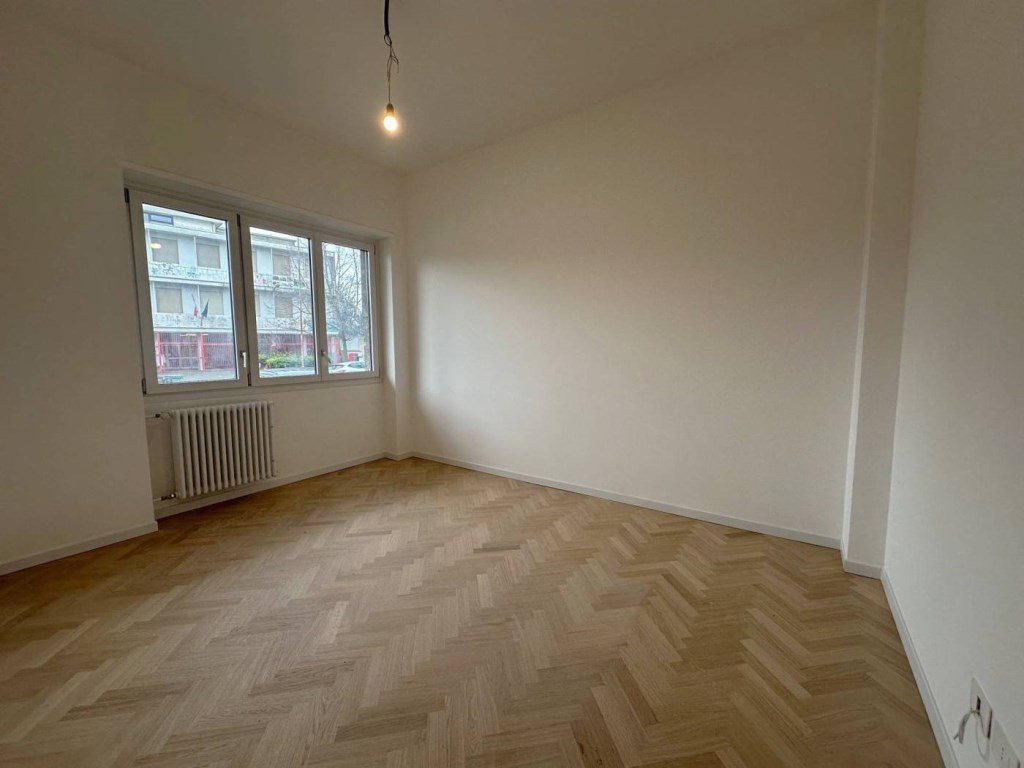 appartamento in vendita a Monza in zona Centro Storico