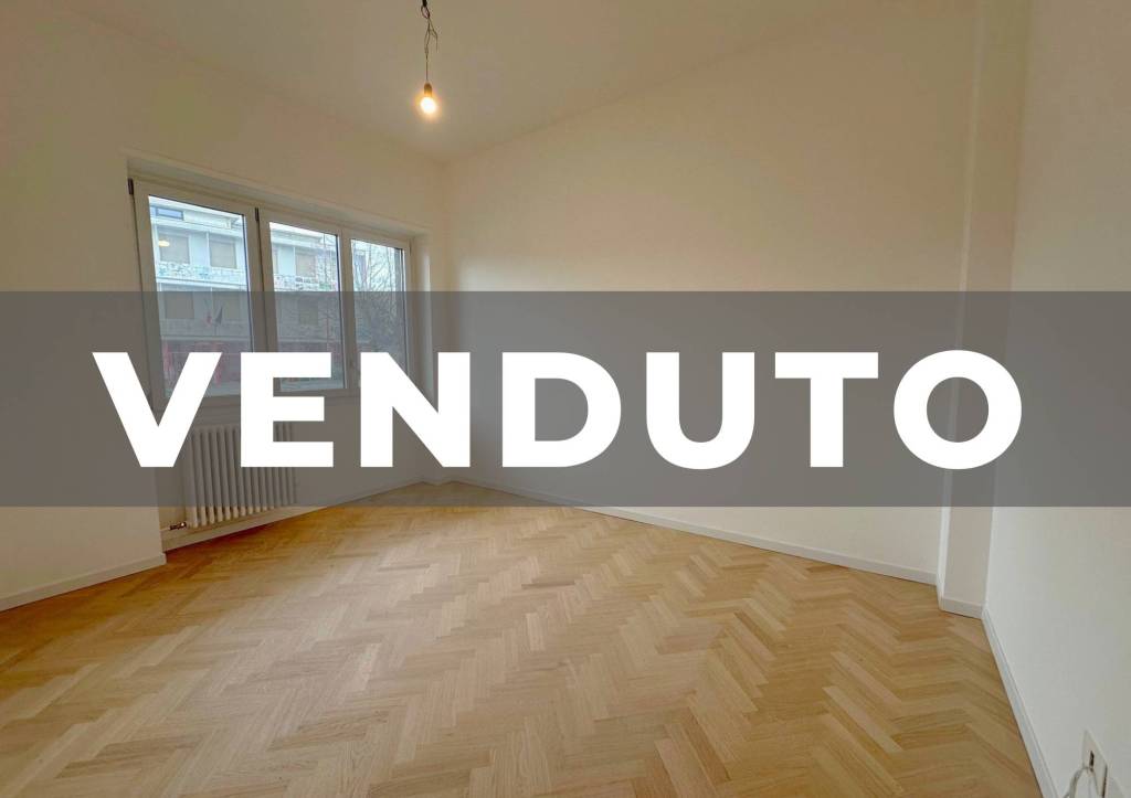 appartamento in vendita a Monza in zona Centro Storico