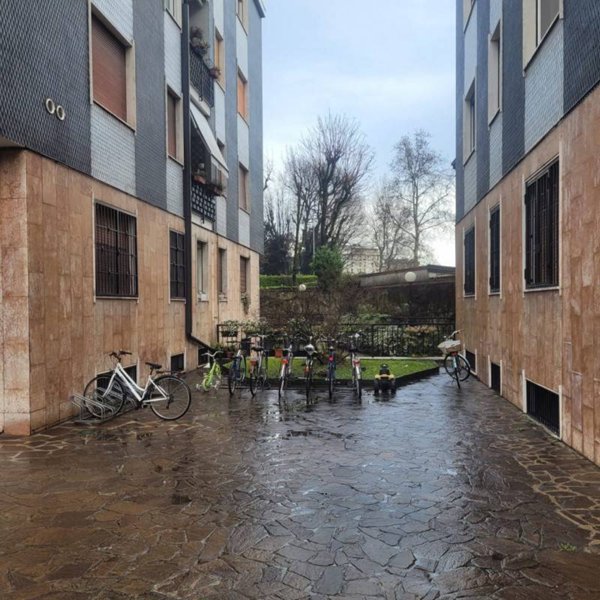appartamento in vendita a Monza in zona Centro Storico