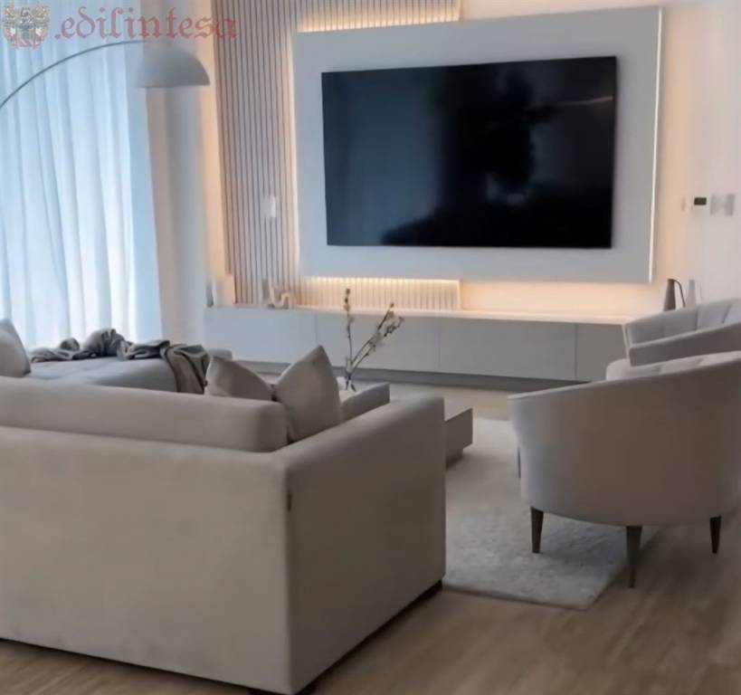 appartamento in vendita a Monza in zona Centro Storico