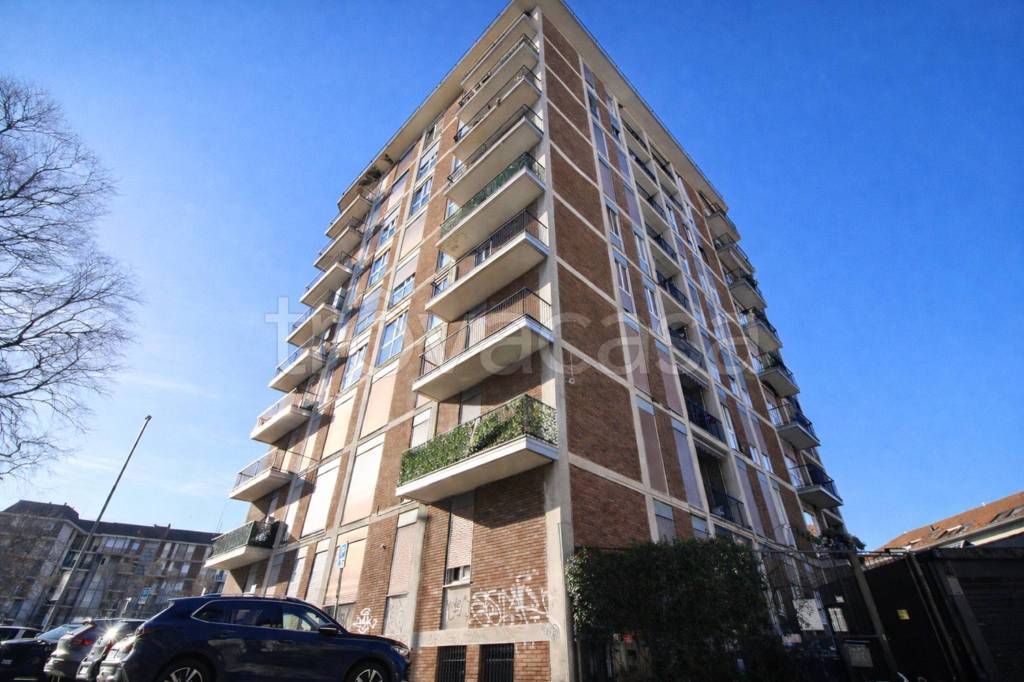 appartamento in vendita a Monza in zona Centro Storico