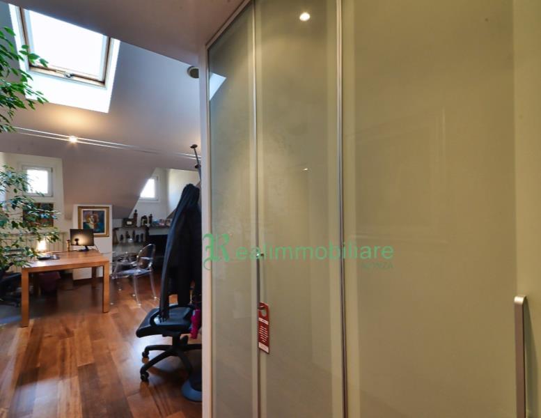 appartamento in vendita a Monza in zona Centro Storico