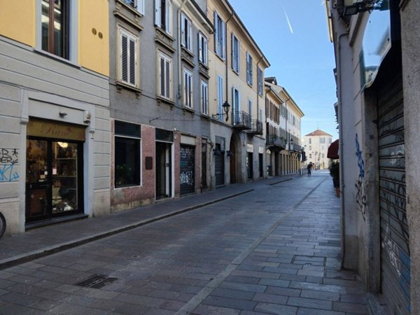 appartamento in vendita a Monza in zona Centro Storico