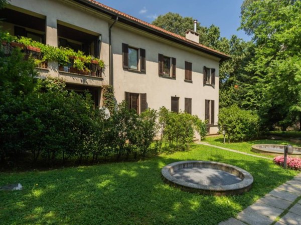 appartamento in vendita a Monza in zona Centro Storico