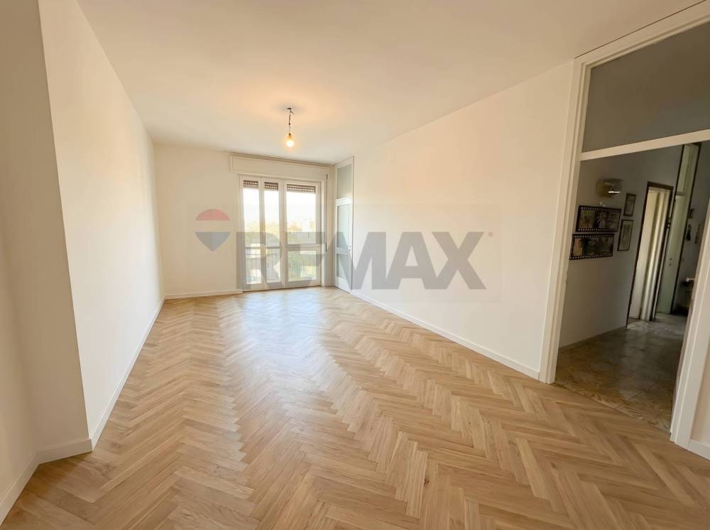 appartamento in vendita a Monza in zona Centro Storico