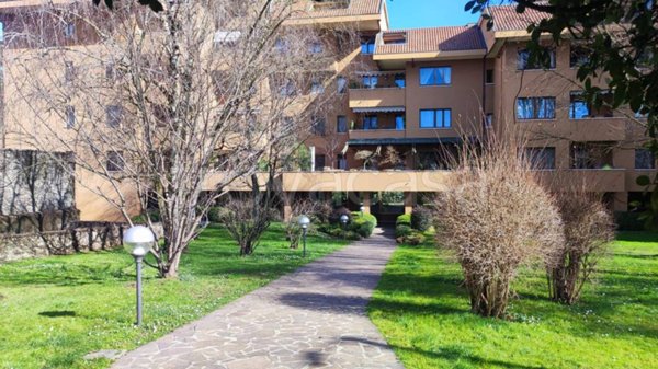 appartamento in vendita a Monza in zona Centro Storico