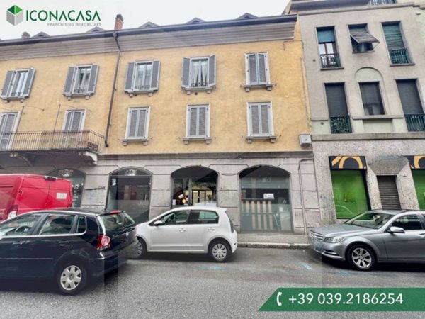 negozio in vendita a Monza in zona Centro Storico
