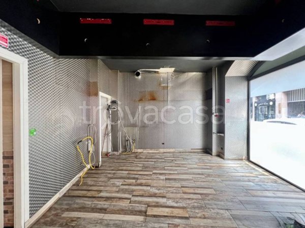 negozio in vendita a Monza in zona Centro Storico