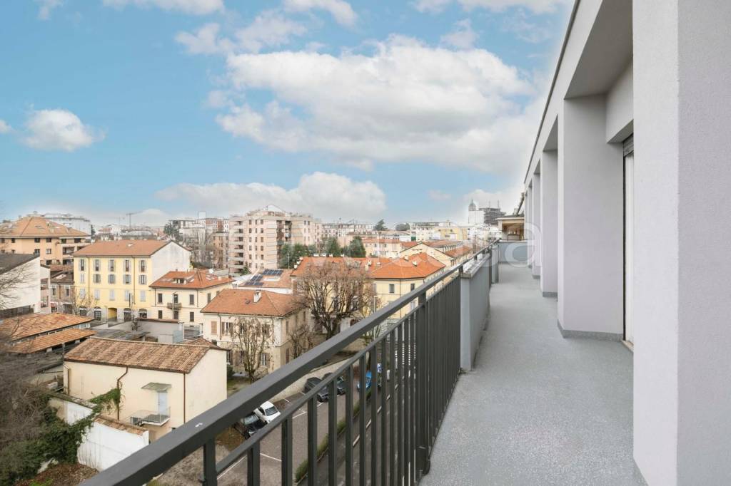 appartamento in vendita a Monza in zona Centro Storico