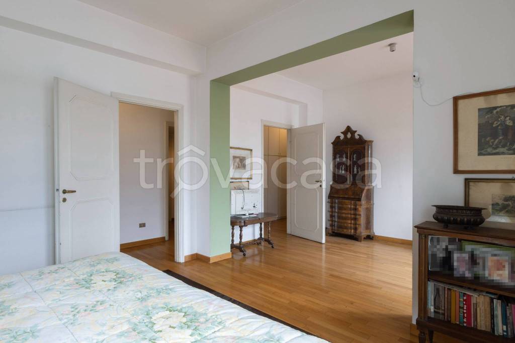 appartamento in vendita a Monza in zona Centro Storico