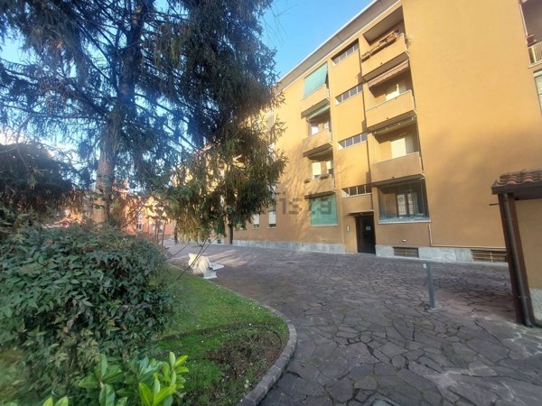 appartamento in vendita a Monza in zona Centro Storico